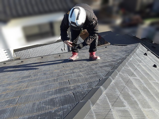 急勾配のコロニアル屋根